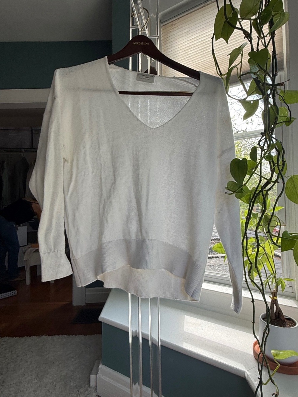 Modern Citizen White V-Neck Sweater